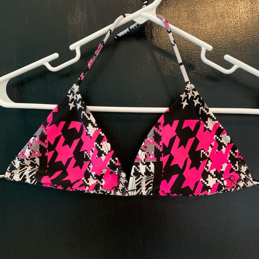 One-piece bikini top